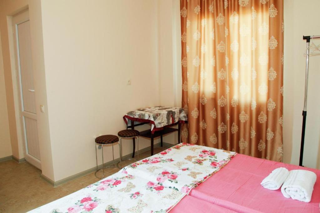 Hotel La Vie En Rose Kobuleti Esterno foto