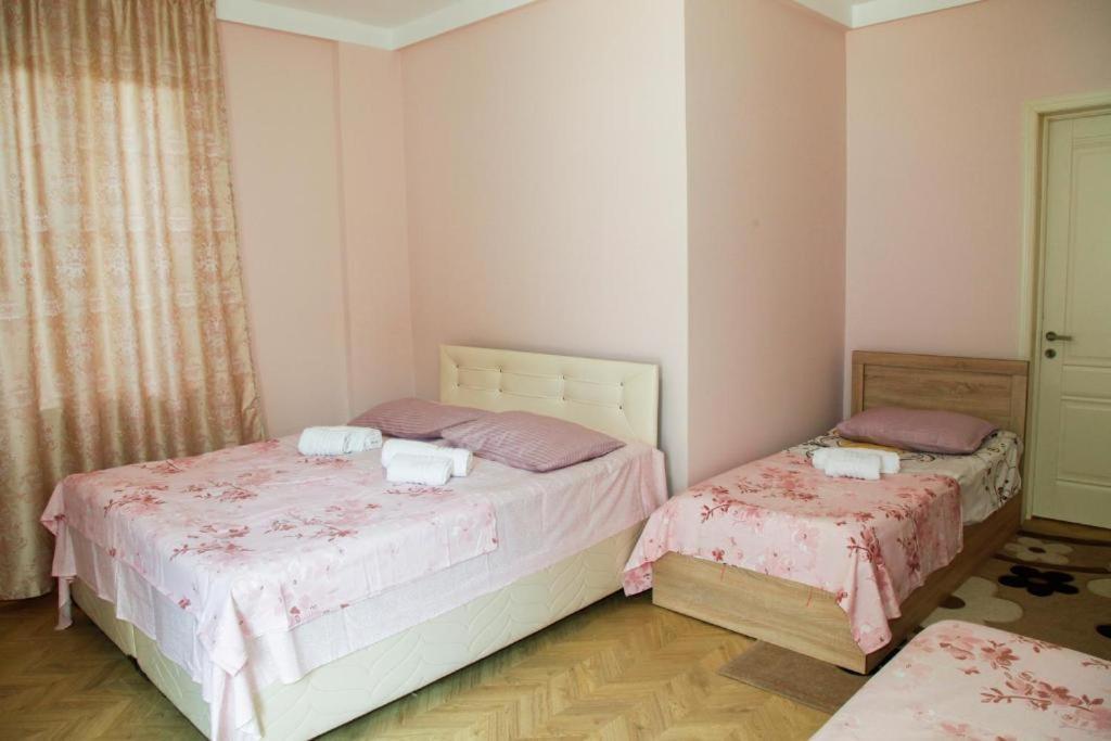 Hotel La Vie En Rose Kobuleti Esterno foto
